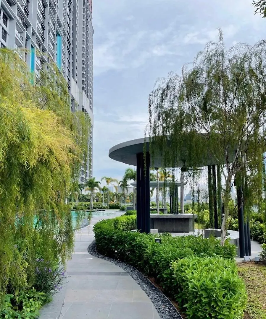 Daire Klcc & Trx Magnificent City View Stylish 2Br At Trion Kl & Free 2 Parking Malezya